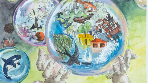 Zeichnung eines "Jugend malt"-Teilnehmers: Zwei Hände halten eine Seifenblase mit verschiedenen Fortbewegungsmitteln