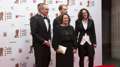 Anna Schöppe (Geschäftsführerin HessenFilm) und Staatsministerin Angela Dorn mit Begleitung Anna Schöppe (Geschäftsführerin HessenFilm) und Staatsministerin Angela Dorn mit Begleitung