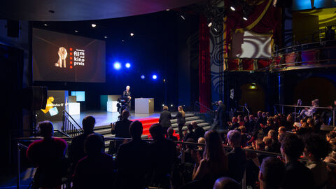 Bühne des Hessischen Film- und Kinopreises 2021 Bühne des Hessischen Film- und Kinopreises 2021