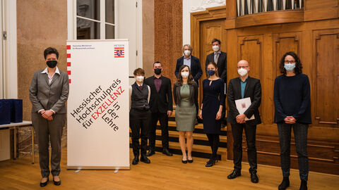 Wissenschaftsministerin Angela Dorn mit den Preisträgerinnen und Preisträgern des Hochschullehrpreises 2021 Wissenschaftsministerin Angela Dorn mit den Preisträgerinnen und Preisträgern des Hochschullehrpreises 2021