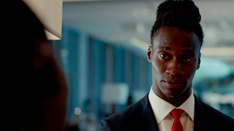 Szene aus dem Film "Borga": Ein Mann in Porträtaufnahme