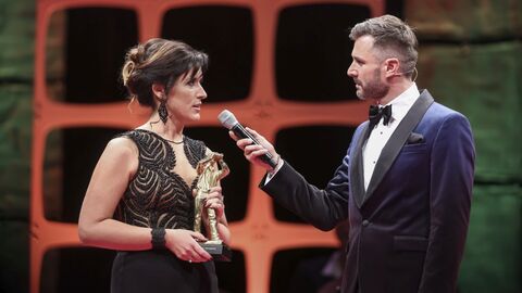 Preisträgerin Isabel Gathof im Gespräch mit Moderator Jochen Schropp Preisträgerin Isabel Gathof im Gespräch mit Moderator Jochen Schropp