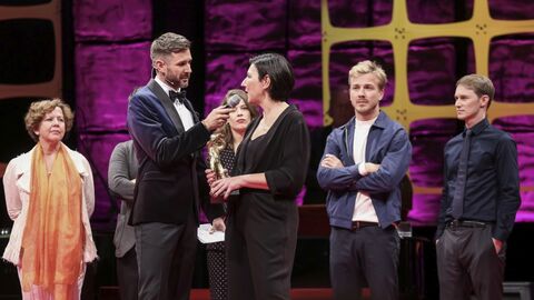 Die Produzentin Lisa Blumenberg im Gespräch mit Moderator Jochen Schropp  Die Produzentin Lisa Blumenberg im Gespräch mit Moderator Jochen Schropp