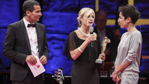 Preisträgerin Ina Knobloch bei ihrer Dankesrede  Preisträgerin Ina Knobloch bei ihrer Dankesrede