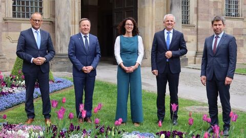 Wissenschaftsministerin Dorn mit Bürgermeister Dag Wehner, Prof. Khakzar von der Hochschule Fulda, Dr. Menzel vom Klinikum Fulda und Prof. Nauss von der Uni Marburg