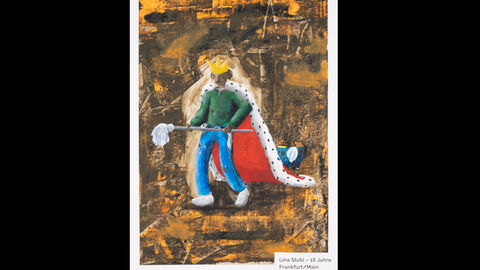 Lina Stutz (16 Jahre), Frankfurt am Main, Kategorie Gewinner*innen 13 bis 16 Jahre: Eine Person mit Krone und Königsmantel trägt einen Wischmopp, der Hintergrund ist unregelmäßig braun und gold