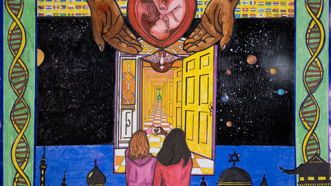 Johanna Faubel (16 Jahre), Albert-Schweitzer-Schule, Alsfeld, Kategorie Kleiner Anerkennungspreis Einzelteilnahme 13 bis 16 Jahre: Zwei Mädchen formen mit ihren Händen ein Herz; sie stehen vor einem offenen Korridor mit vielen Türen, über dem eine Taube schwebt; am oberen Rand sind zwei Hände zu sehen, die ein ungeborenes Kind halten; das Bild wird umrahmt von religiösen Symbolen, Flaggen und DNA-Strängen