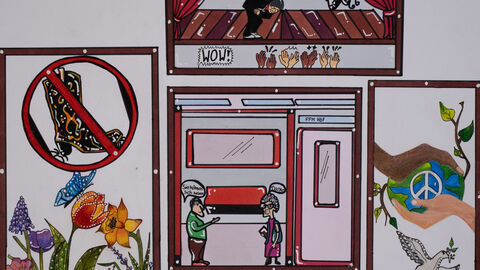 Zara Divjaceva (13 Jahre), Walter-Kolb-Schule, Frankfurt am Main, Kategorie Kleiner Anerkennungspreis Einzelteilnahme 13 bis 16 Jahre: Bild mit vier Szenen: Eine Blumenwiese mit einem Schild, das Betreten verbietet; ein Mann in der Bahn bietet einer älteren Dame einen Sitzplatz an; ein Künstler verneigt sich vor seinem Publikum, zwei Hände halten die Erdkugel, unter der eine Taube fliegt 