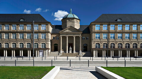 Museum Wiesbaden von außen Museum Wiesbaden von außen