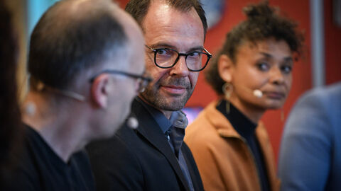 Dr. phil. Reiner Becker diskutiert bei der "Stunde der Wahrheit"