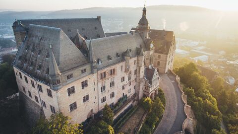 Das Land geht die Zukunft des Landgrafenschlosses an. Das Landgrafenschloss Marburg von oben
