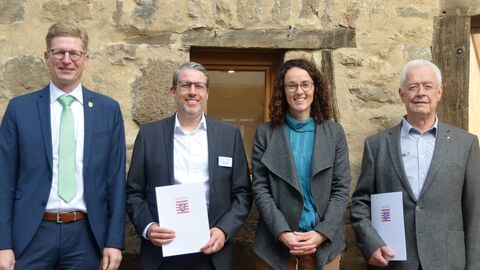 Gruppenbild mit vier Personen