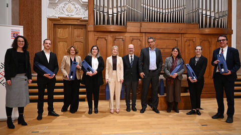 Ministerin Dorn mit den Jurymitgliedern des Hessischen Hochschulpreises für Exzellenz in der Lehre 2022