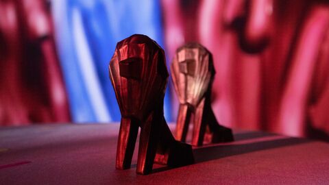 Die Trophäen des Hessischen Film- und Kinopreises, stilisierte goldene Löwen