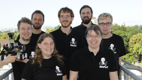 Die Gruppe "M.A.M.U.T. Robotics" beschäftigt sich mit mobiler Robotik, Planung, Programmierung, 3D-Druck, Konstruktion, Layouten und dem Konzeptentwurf von Robotern.  Gruppenbild der Studierenden der Arbeitsgruppe "MAMUT" an der Technischen Hochschule Mittelhessen.