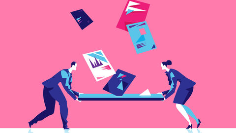 Die bisherigen papierbasierten Arbeitsabläufe sollen digital werden. Grafik: Zwei Figuren halten ein Tablet, in das Akten und Bücher reinfallen.