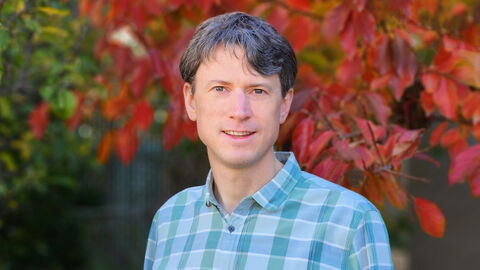 Prof. Dr. Marcus Rohrbach hat eine LOEWE-Spitzen-Professur an der TU Darmstadt angetreten. Porträt von Prof. Dr. Marcus Rohrbach