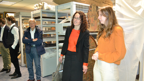 Ministerin Dorn im Depot des Stadtmuseums Alsfeld. Ministerin Dorn schaut sich das Depot des Stadtmuseums Alsfeld an.