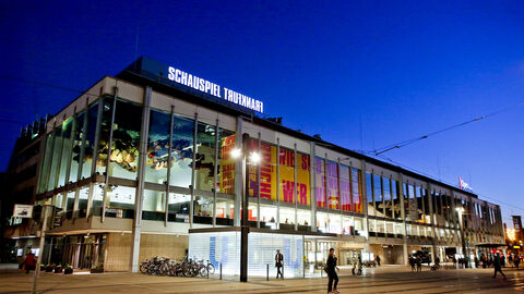 Die Städtischen Bühnen Frankfurt. Außenansicht der Städtischen Bühnen Frankfurt