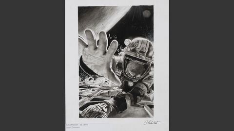 Ein Astronaut klammert sich an etwas und streckt dem Betrachter die Hand entgegen.