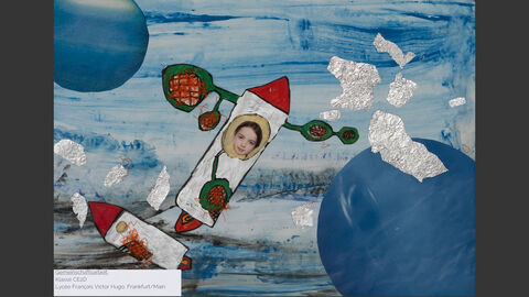Klasse CE2D des Lycée Français Victor Hugo Frankfurt am Main, Sonderpreis Schule 6 bis 8 Jahre Eine Rakete im All, auf die die Künstlerin ihr Foto geklebt hat.