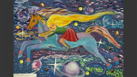 Ein Mädchen mit langen blonden Haaren reitet auf einem bunten pferdeähnlichen Wesen durchs All