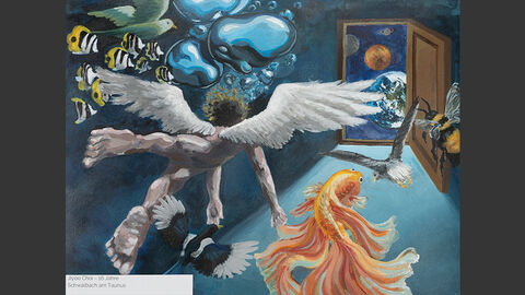 Eine menschliche Gestalt mit Flügeln schwebt in Richtung einer Tür, die sich ins Weltall öffnet, dort sind die Erde und weitere Planten zu sehen. Die Gestalt ist umgeben von verschiedenen Fischen, Vögeln und großen Wassertropfen.  