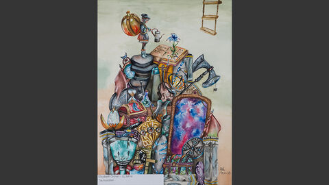  Eine kleine weibliche Figur steht auf einem Haufen mit verschiedenen, mittelalterlich aussehenden bunten Gegenständen und gießt eine aus einem Buch wachsende Blume. 