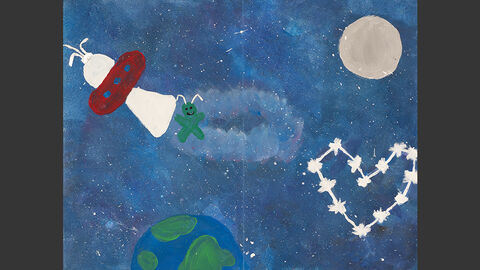 Ein weißes UFO, aus dem ein kleiner Alien kommt; daneben ein herzförmiges Sternbild