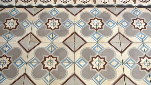 Kunstvoller Mosaikboden im Spechthof.