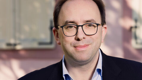 Prof. Dr. Achim Schwenk Porträt von Prof. Dr. Achim Schwenk