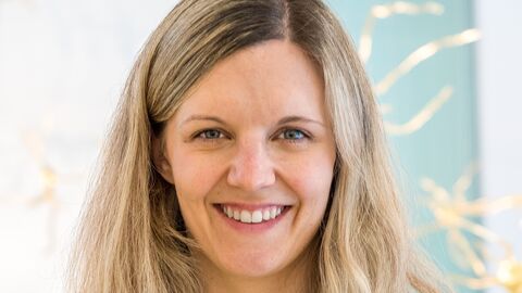 Dr. Katharina Dobs Porträt von Dr. Katharina Dobs