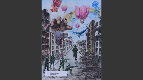 Kriegsszene in einer zerbombten Straße. Vier Soldaten sind mit Stricken an eine Hand gebunden, die aus dem Himmel ragt. Im Himmel selbst schweben Blumen und ein Wal.