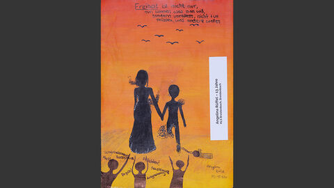 Zwei schwarze Figuren halten sich an den Händen, eine trägt eine Kugel am Bein. Schwarze Schatten bedrängen sie mit Worten wie "Hass" und "Schönheitsideale". Darüber steht "Freiheit ist nicht nur, tun können, was man will, sondern vor allem, nicht tun müssen, was andere wollen".