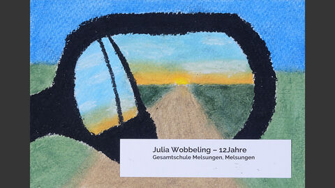 Julia Wobbeking (12 Jahre), Gesamtschule Melsungen, Kategorie Anerkennungspreis 9 bis 12 Jahre Blick in den Seitenspiegel eines fahrenden Autos. Man sieht den Horizont.
