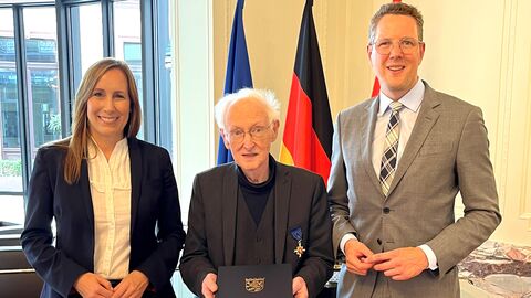 Astrid Wallmann, Präsidentin des Hessischen Landtags, Prof. Gottfried Pott und Christoph Degen, Staatssekretär im Hessischen Ministerium für Wissenschaft und Forschung, Kunst und Kultur. Astrid Wallmann, Präsidentin des Hessischen Landtags, Prof. Gottfried Pott und Christoph Degen, Staatssekretär im Hessischen Ministerium für Wissenschaft und Forschung, Kunst und Kultur.