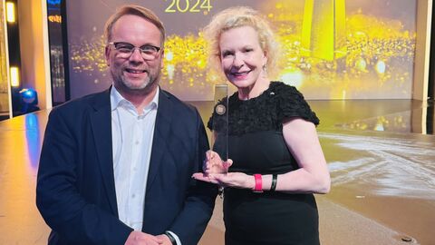 Kunst- und Kulturminister Timon Gremmels mit Schauspielerin Sunnyi Melles 