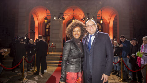 Menschen auf dem roten Teppich