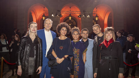 Menschen auf dem roten Teppich