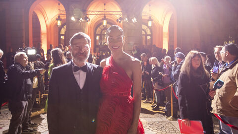 Menschen auf dem roten Teppich