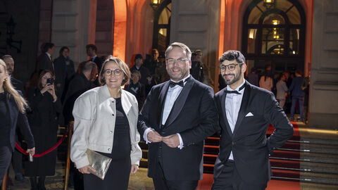 Menschen auf dem roten Teppich