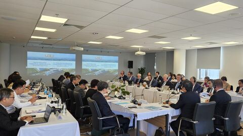 Impressionen vom Vietnambesuch 2024. Minister Gremmels an der VGU