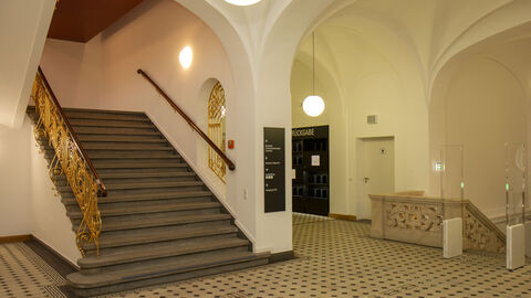 Das Foyer der Murhardschen Bibliothek. Das Foyer der Murhardschen Bibliothek.
