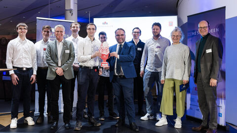 Aufgrund der hohen Qualität der Ideen vergab die Jury einen zusätzlichen vierten Platz in Höhe von 2.000 Euro an Erik Kohler, Robert Maier, Oliver Pfeifer, Felix Kohler und Axel Kohler von der TU Darmstadt für „TwinWatt – Effiziente vertikale Windkraftanlagen“. Das Gründer-Team von "TwinWatt"