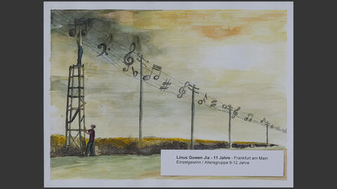 Strommasten, aber statt Leitungen sind sie durch Notenlinien miteinander verbunden