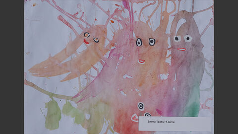 Bunte Gesichter, aus Farbklecksen geformt