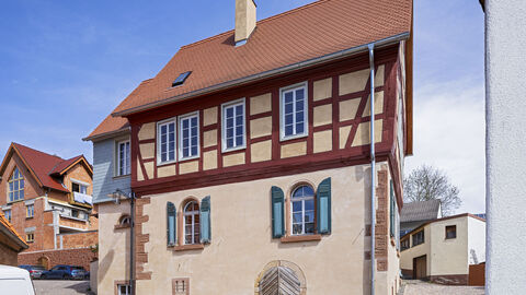 Das alte Rathaus in Schaafheim wurde 2025 mit dem Hessischen Denkmalschutzpreis ausgezeichnet. Das alte Rathaus in Schaafheim von außen