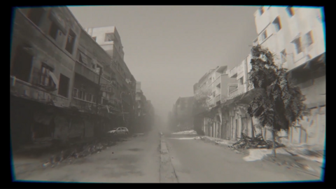 Szene aus "Where the Jasmine Always Blooms": Graue Häuserzeile