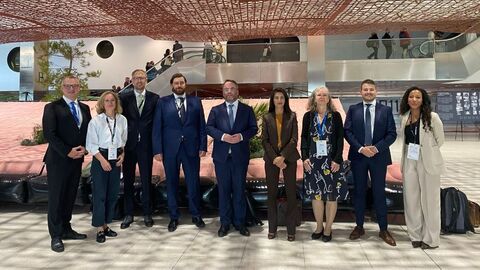 Der hessische Minister für Wissenschaft, Forschung, Kunst und Kultur, Timon Gremmels, vertritt die Kulturministerkonferenz (KulturMK) der Länder als Mitglied der deutschen Delegation.  