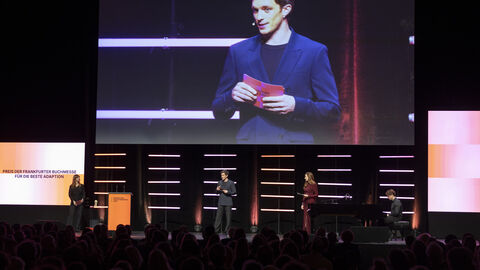 Preisträger am Rednerpult